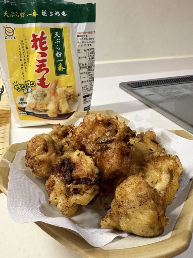 花ころもで揚げたサクサクのフグ天ぷら