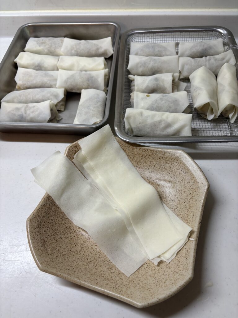 細切りにした春巻きの皮