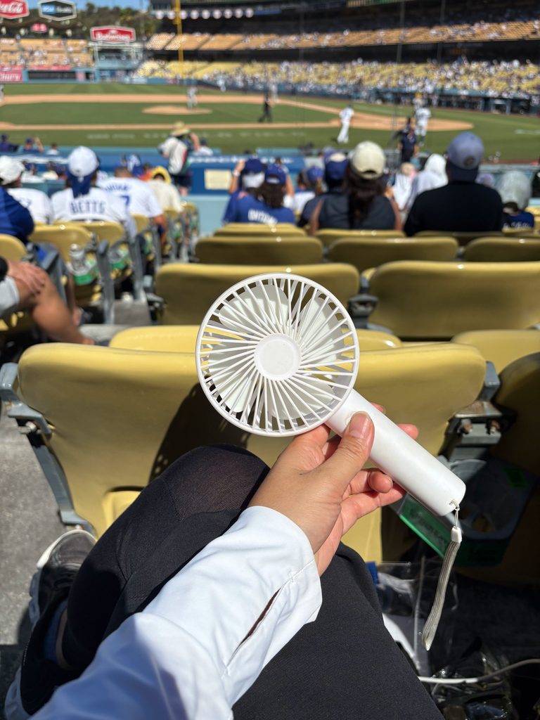 2026年8月、ドジャーススタジアムに持ち込んだハンディファン