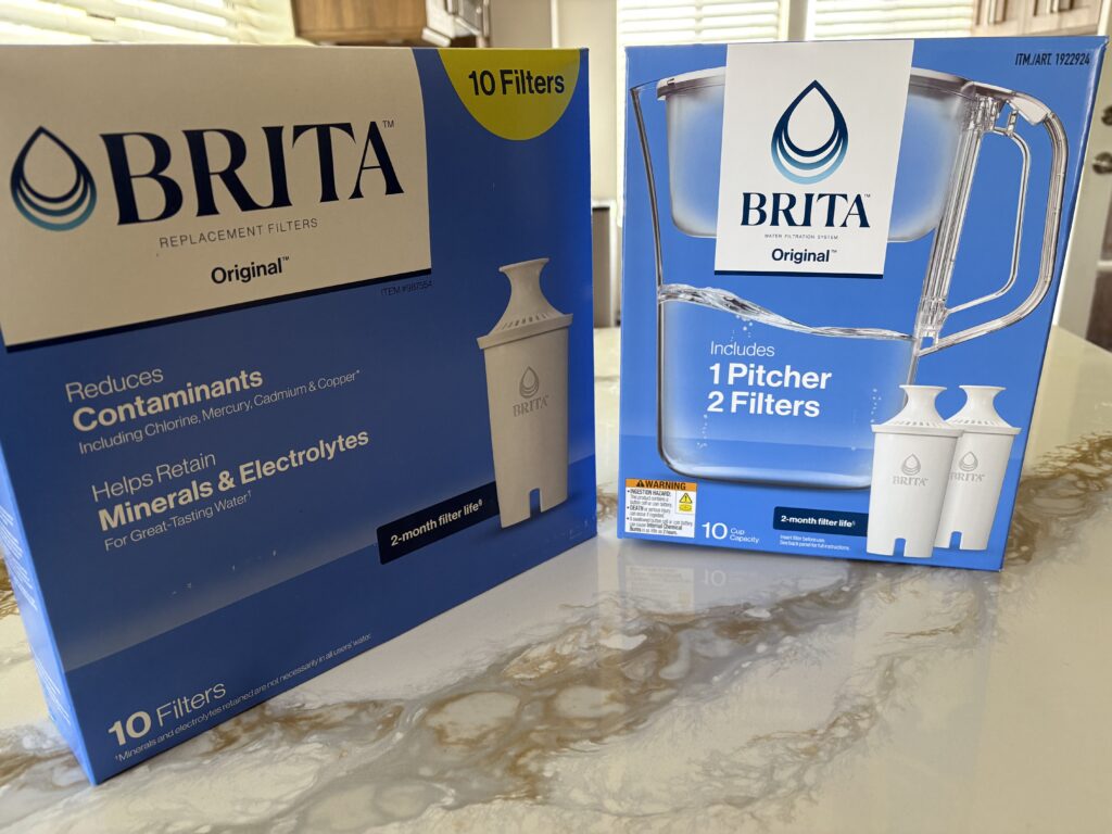 コストコで購入しているBritaの浄水ポット本体と交換用カートリッジ