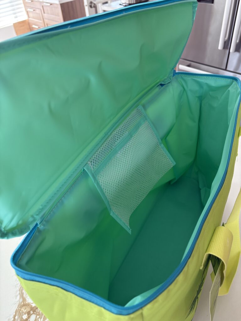 トレーダージョーズの保冷バッグLIME GREENの内側