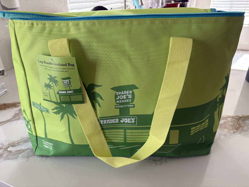 トレーダージョーズの新作保冷バッグLIME GREEN