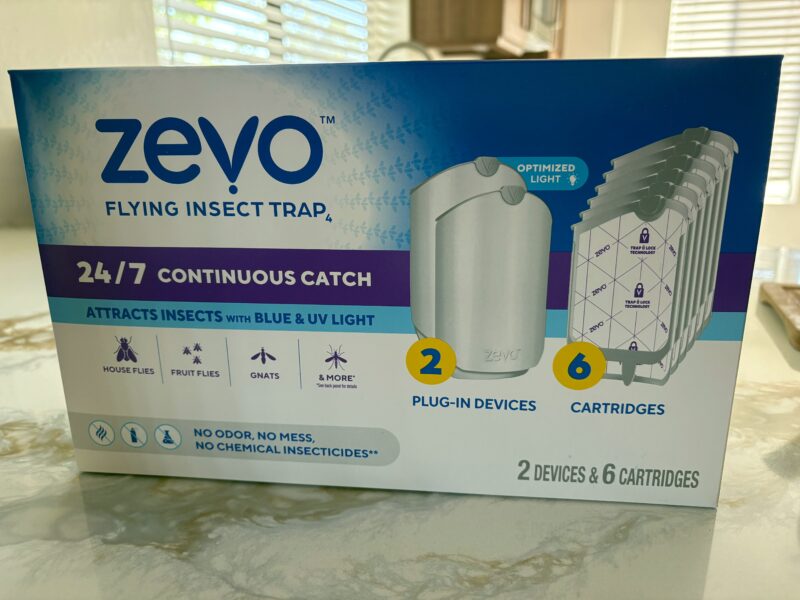 アメリカのコストコで購入したZevo Flying Insect Trap Starter Kit