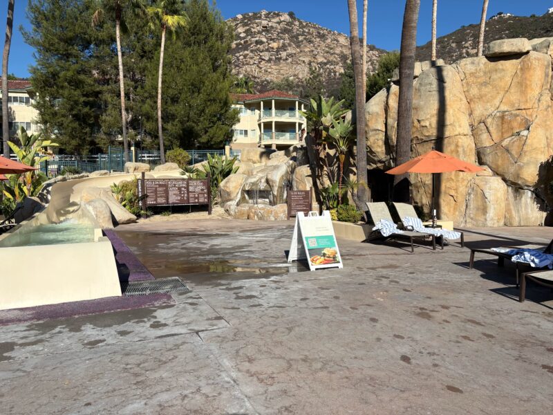 Welk Resortのプールにあるウォータースライダー