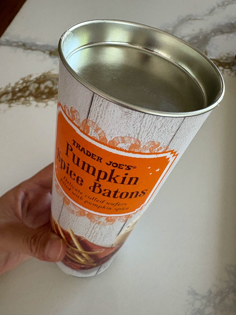 trader joe'sのpumpkin Spice Botomの上部分と側面